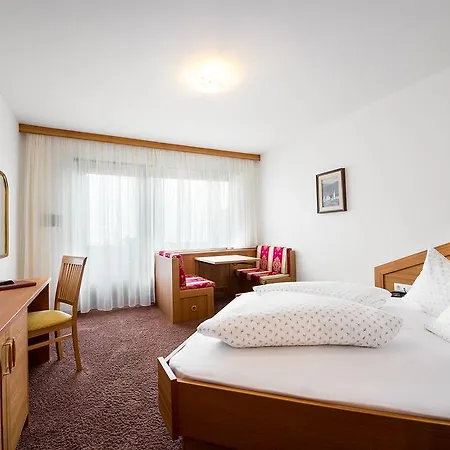 فندق Paradies 3*