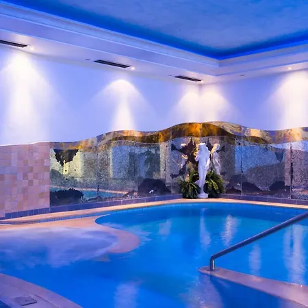 Paradies Hotel 3*
